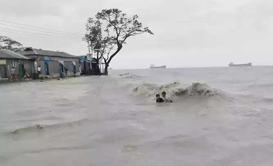 ঘূর্ণিঝড় রেমাল এখন খুলনার কাছে, তাণ্ডব চলবে ২-৩ ঘণ্টা