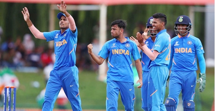 মেজাজ হারিয়ে বাংলাদেশের পতাকা কেড়ে নিল ভারতীয়রা(ভিডিও) 