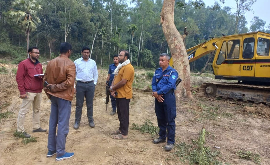 পাহাড়ের মাটি ইটভাটায়, দশ লক্ষ টাকা জরিমানা 